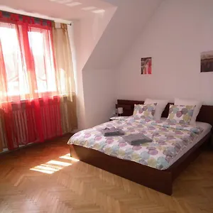 Old Town Spacious Apartment