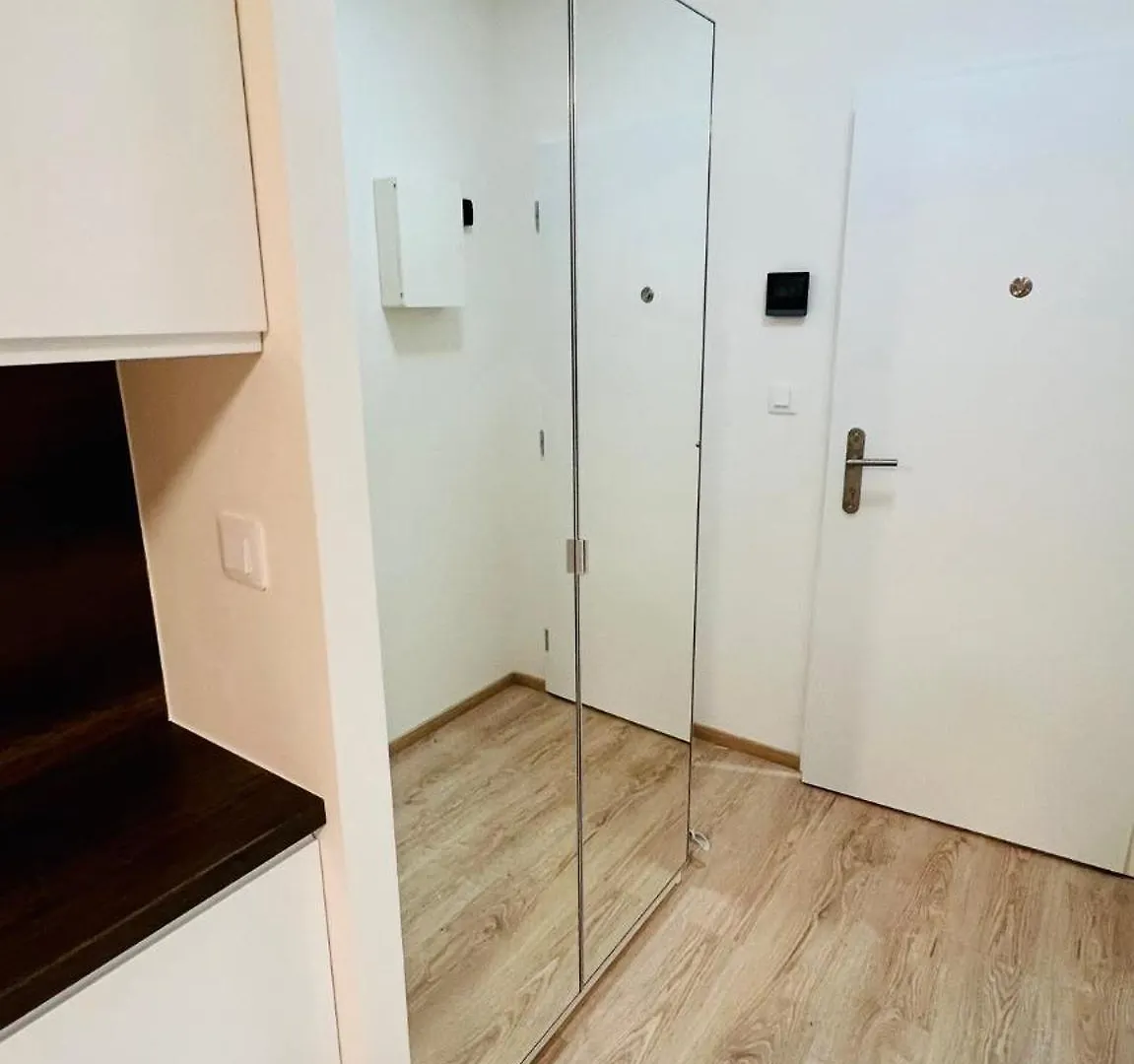 Studio Apartments Kubanske Prague